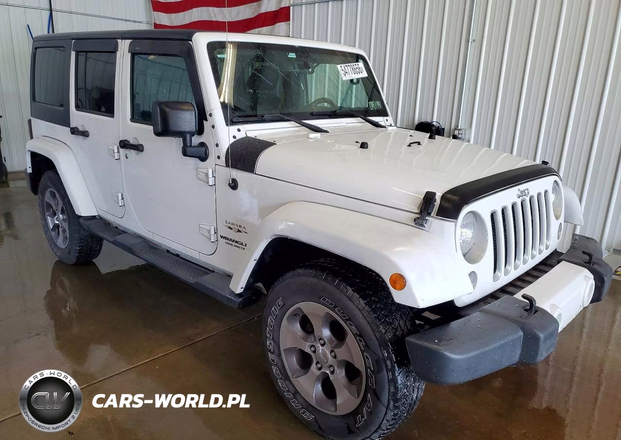 2016 Jeep Wrangler Unlimited Sahara VIN:1C4BJWEG4GL138258 - 4