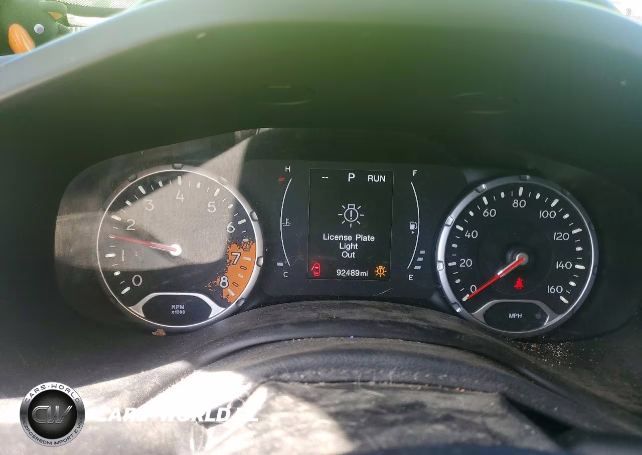 2018 Jeep Renegade Latitude VIN:ZACCJBBB6JPH86547 - 9