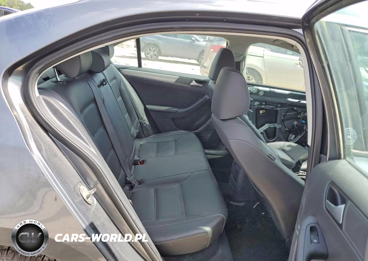 2018 Volkswagen Jetta Se VIN:3VWDB7AJ2JM235765 - 10