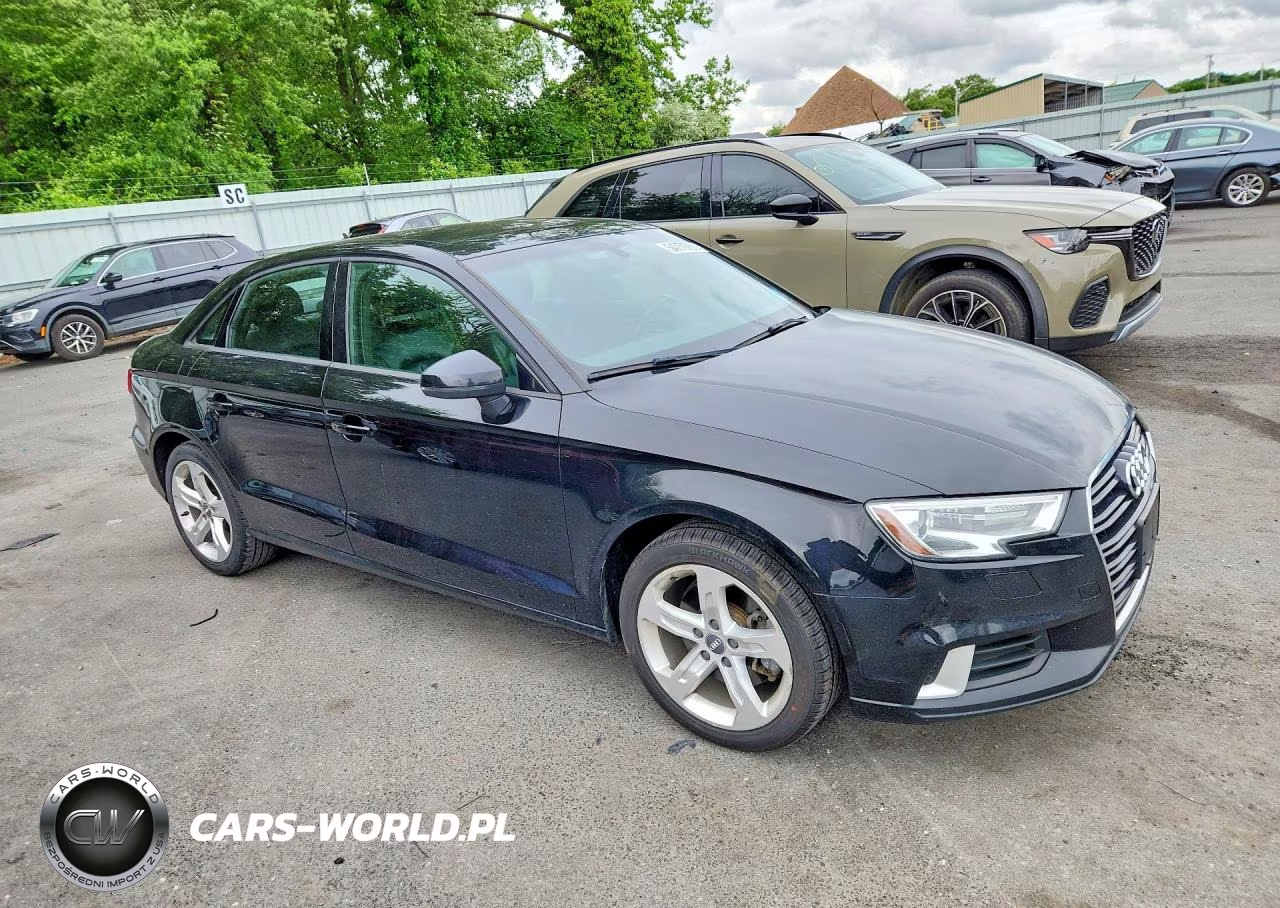 2018 Audi A3 Premium VIN:WAUAUGFF6J1045871 - 4
