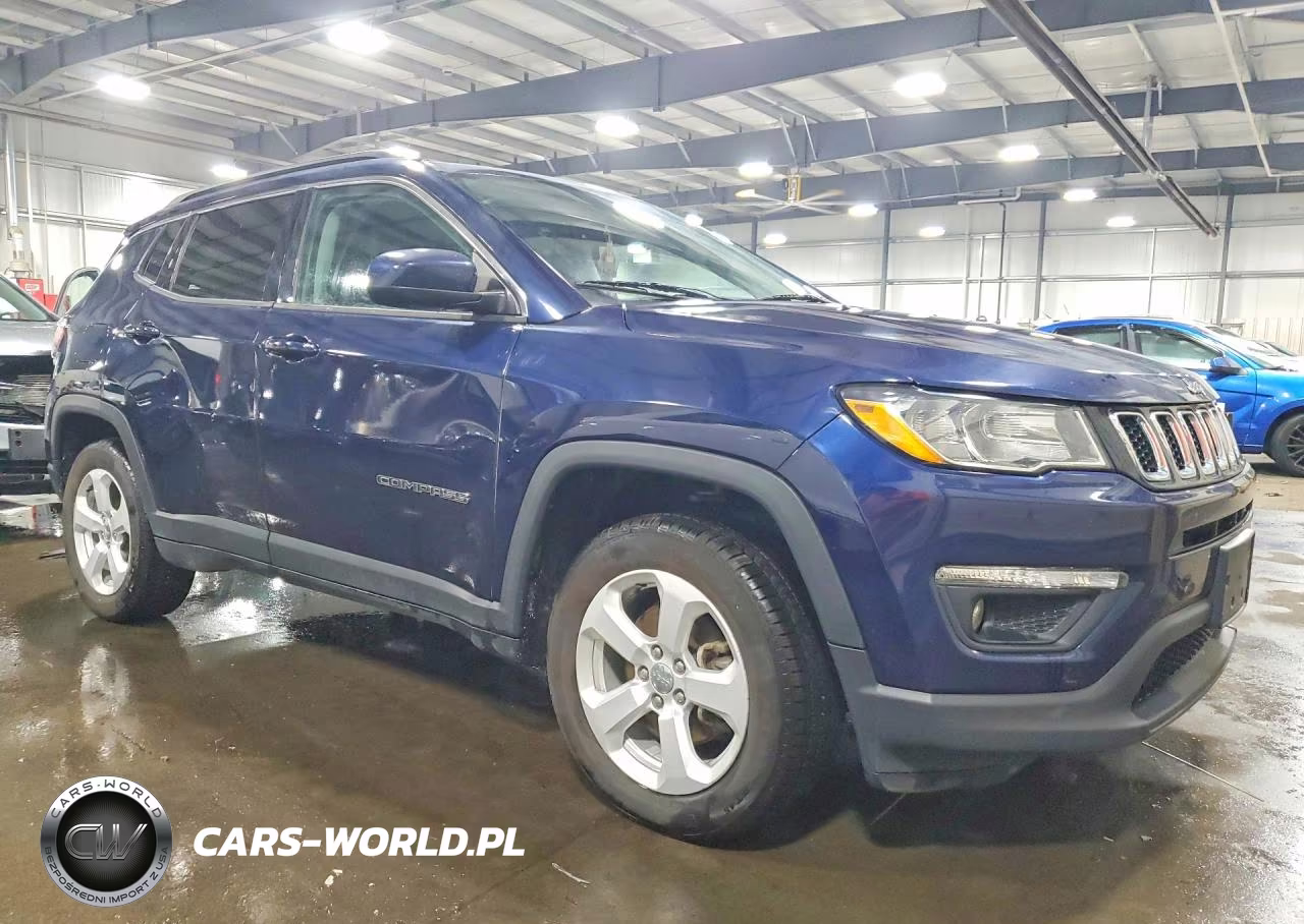 2018 Jeep Compass Latitude VIN:3C4NJDBB6JT147680 - 4