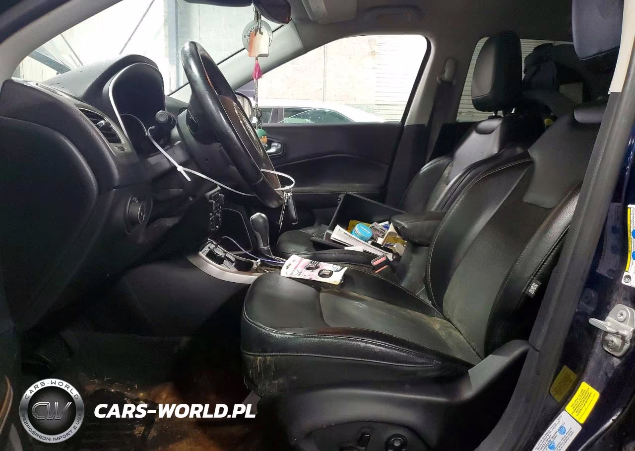 2018 Jeep Compass Latitude VIN:3C4NJDBB6JT147680 - 7