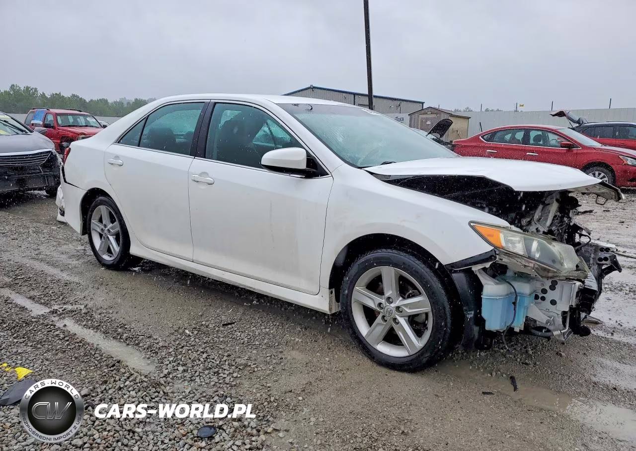 2013 Toyota Camry Se VIN:4T1BF1FK9DU671618 - 4