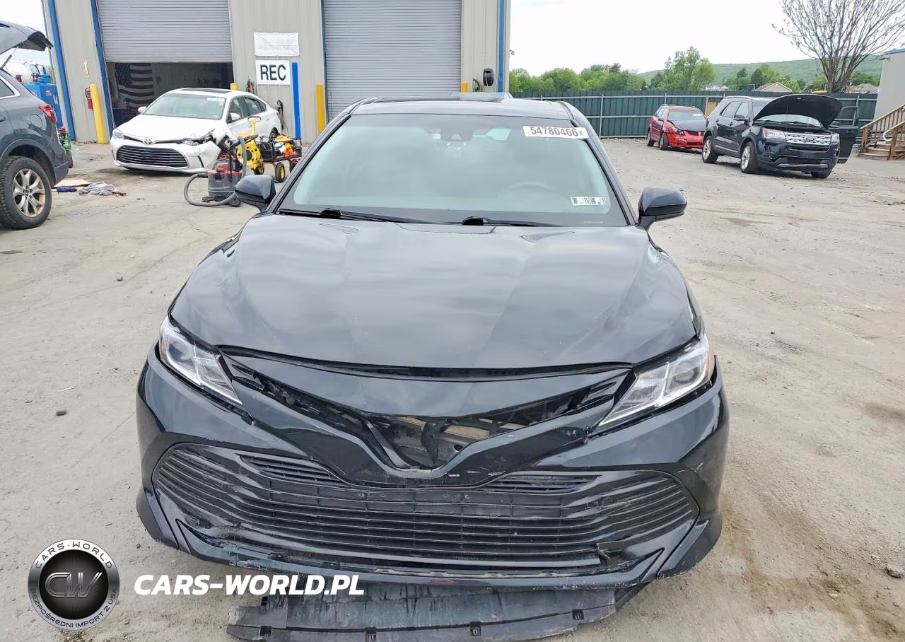 2018 Toyota Camry Le VIN:4T1B11HK0JU606132 - 5
