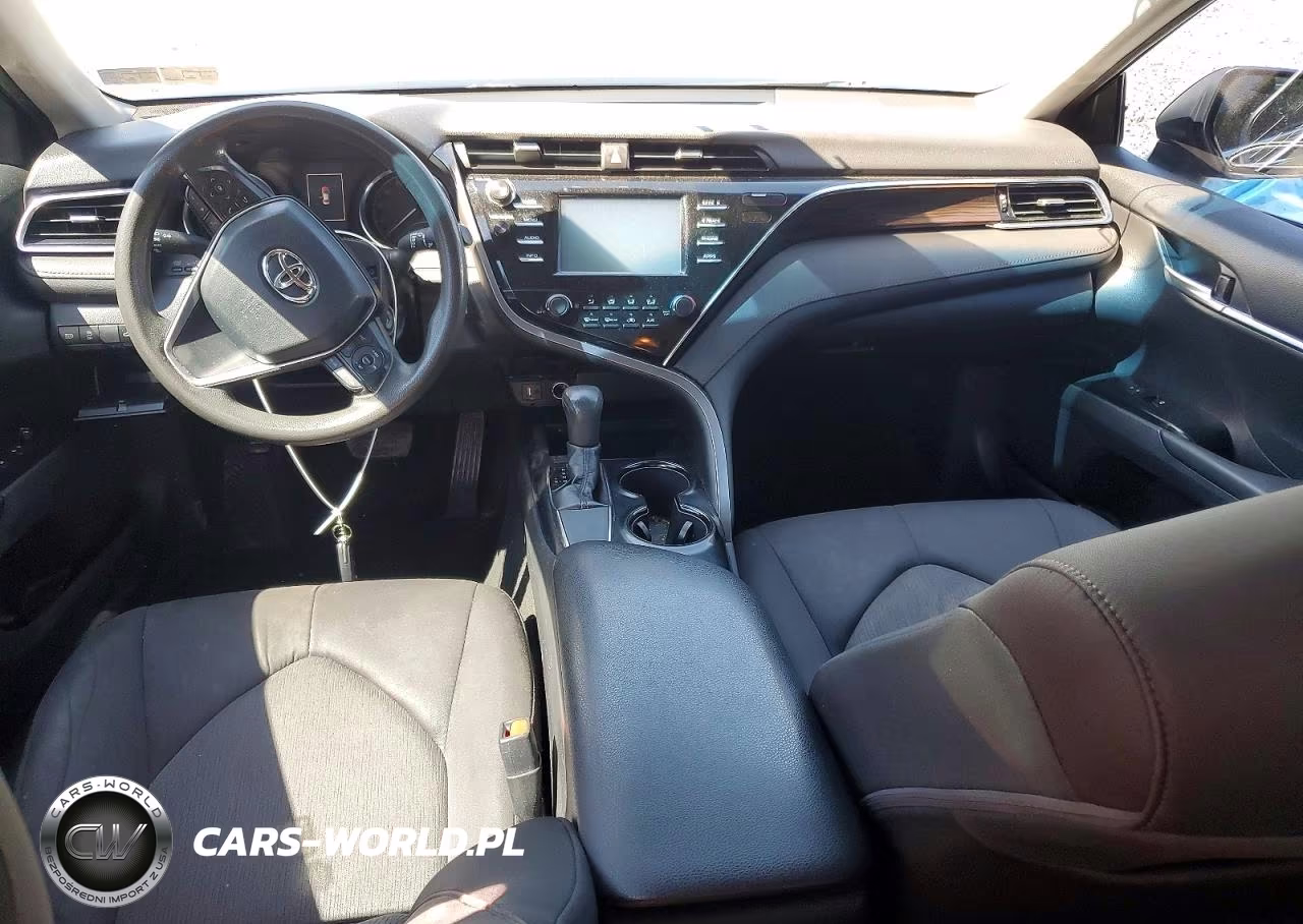 2018 Toyota Camry Le VIN:4T1B11HK0JU606132 - 8