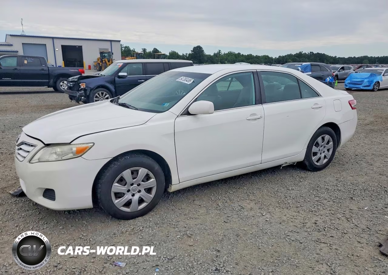 2011 Toyota Camry Le – zdjęcie 1 z 12