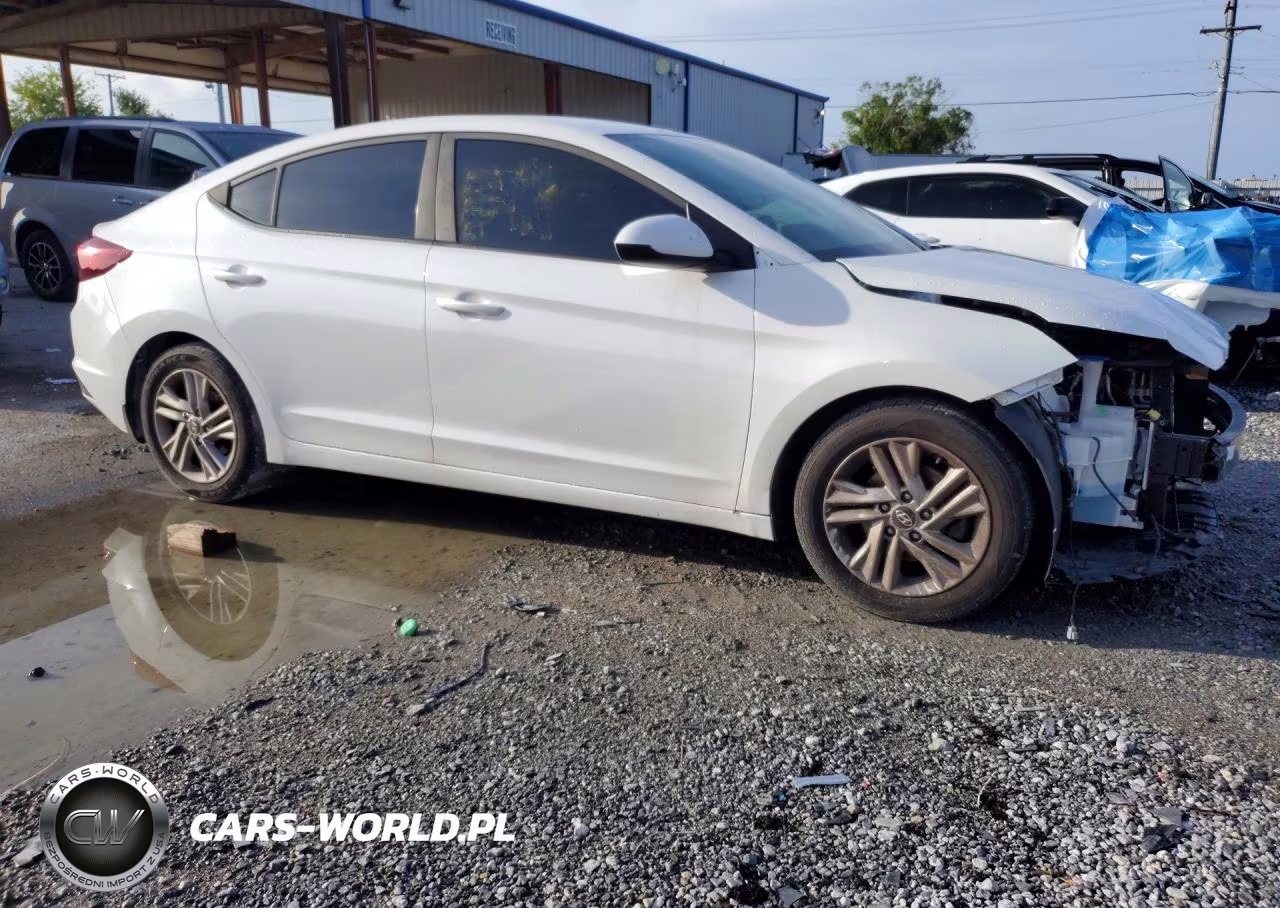 2019 Hyundai Elantra Sel VIN:5NPD84LF6KH449156 - 4