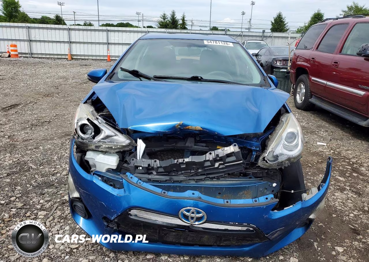 2015 Toyota Prius C Three VIN:JTDKDTB32F1580179 - 5