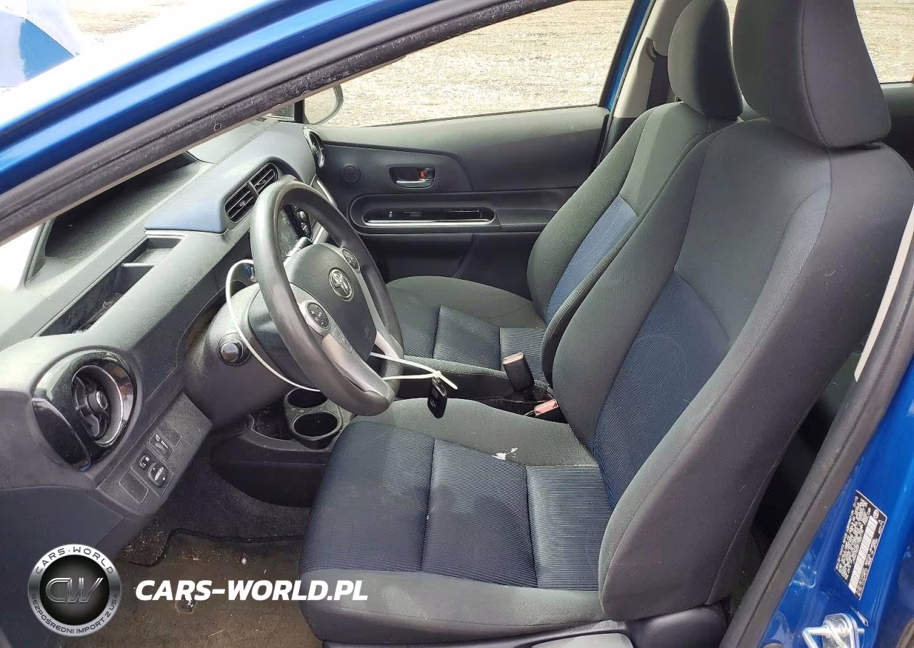 2015 Toyota Prius C Three VIN:JTDKDTB32F1580179 - 7