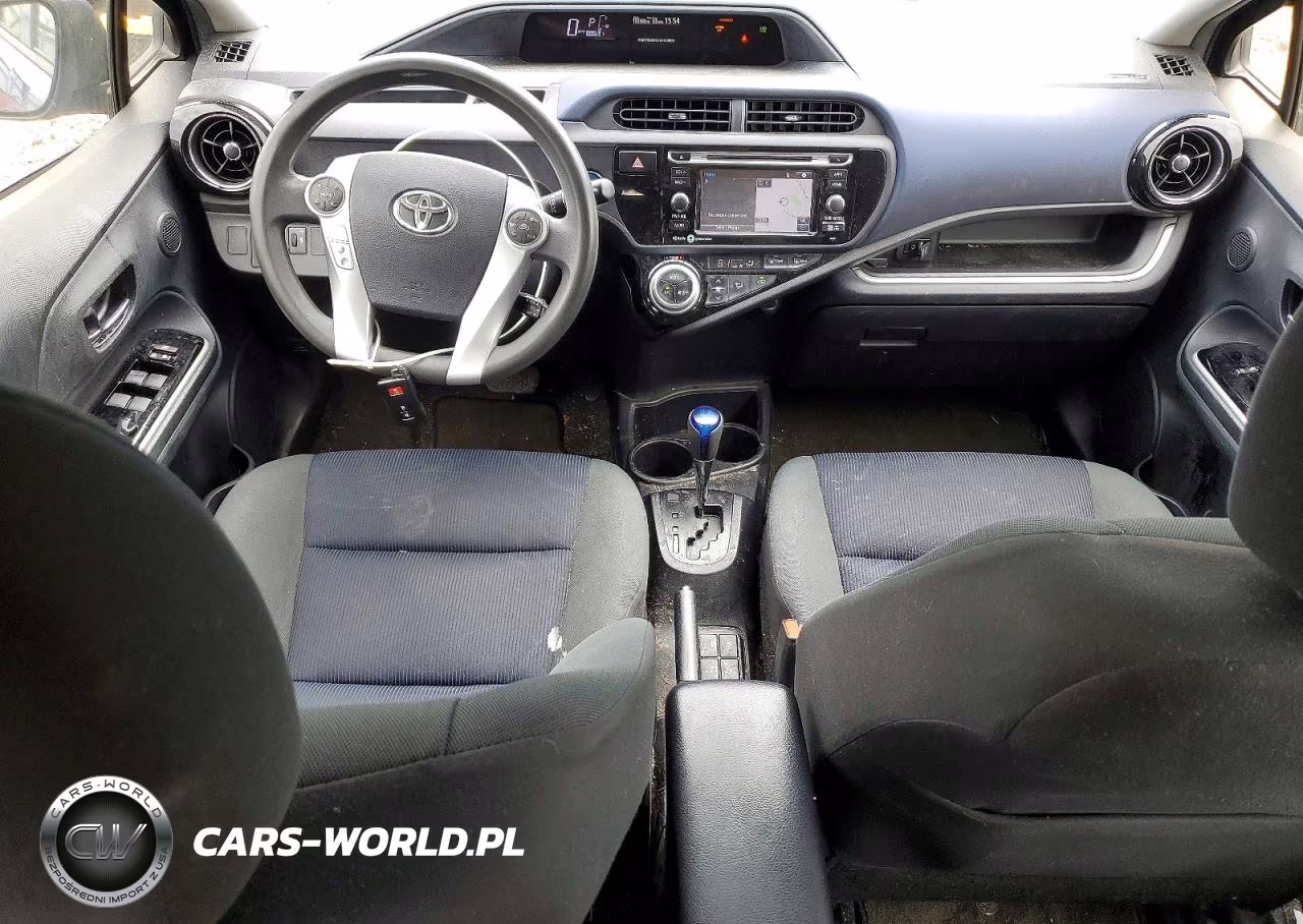 2015 Toyota Prius C Three VIN:JTDKDTB32F1580179 - 8