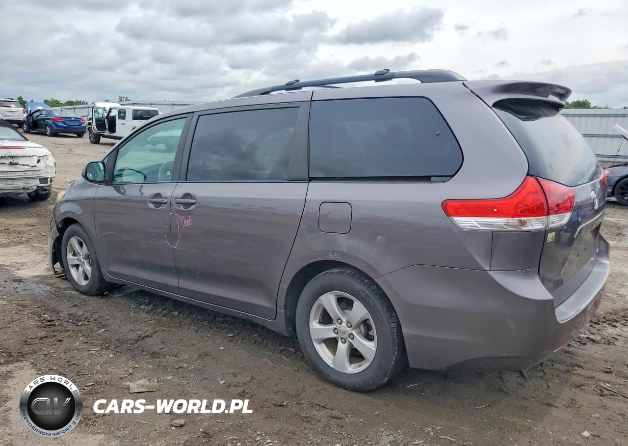 2011 Toyota Sienna Le VIN:5TDKK3DC8BS171152 - 2