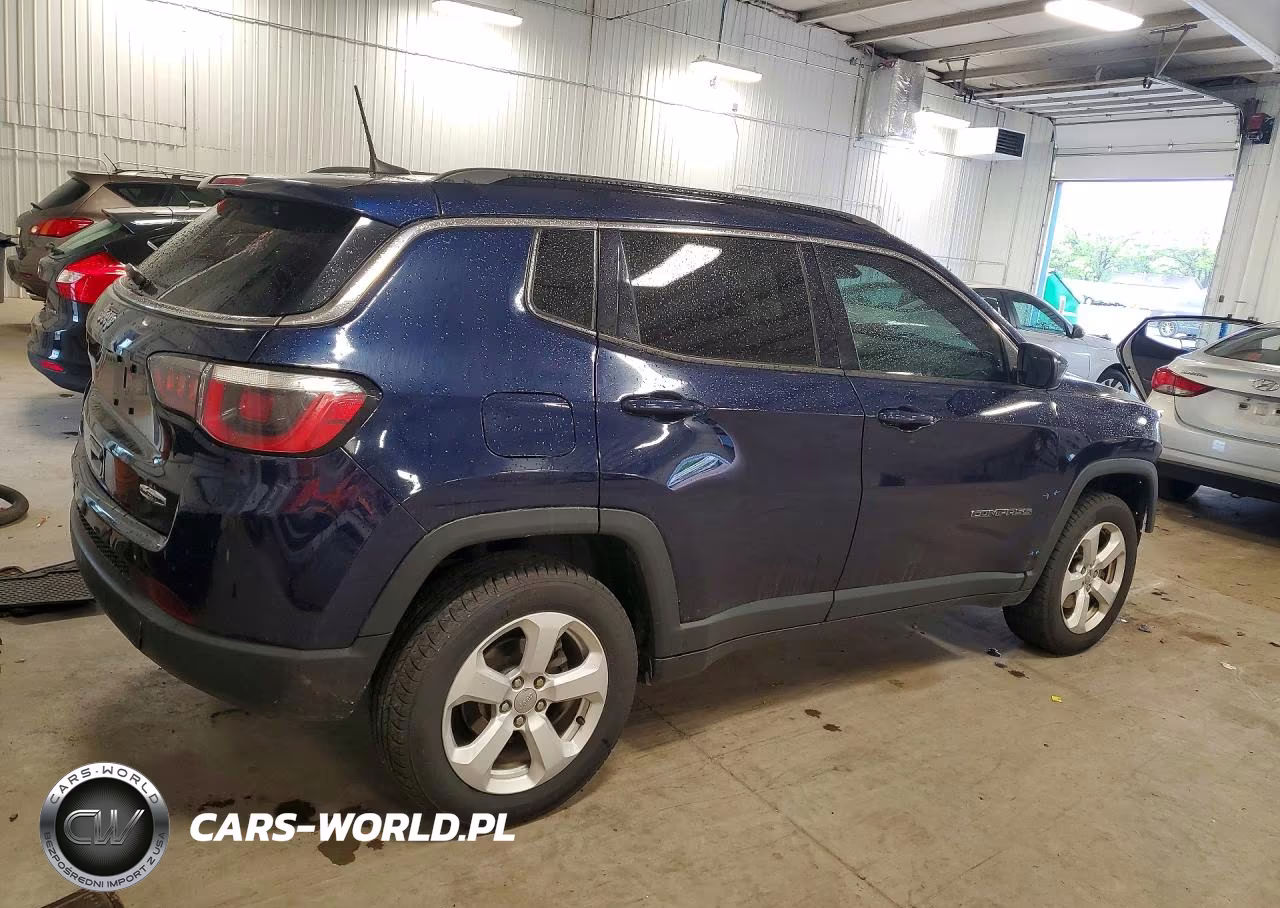 2017 Jeep Compass Latitude VIN:3C4NJDBBXHT688726 - 3