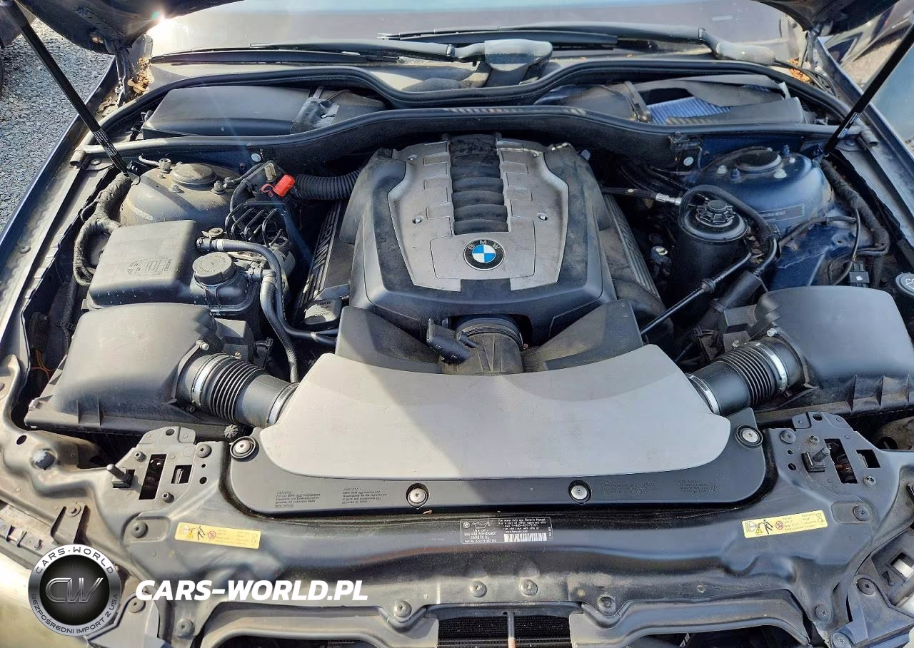 2007 BMW 750 VIN:WBAHN835X7DT74738 - 11