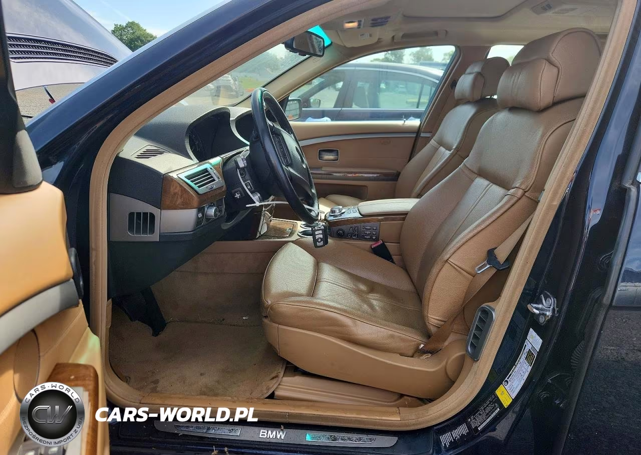 2007 BMW 750 VIN:WBAHN835X7DT74738 - 7