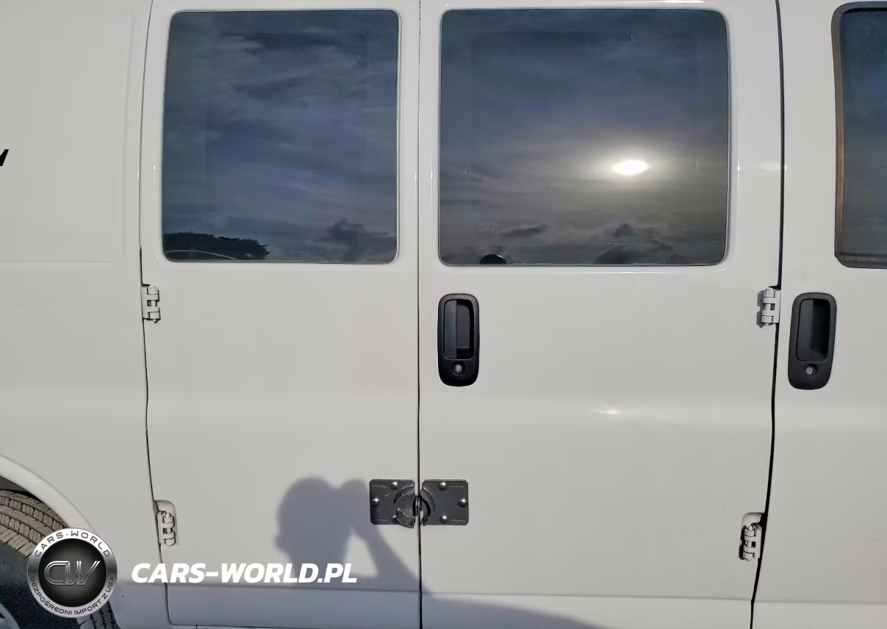 2022 GMC Savana G2500 VIN:1GTW7AFPXN1147556 - 11