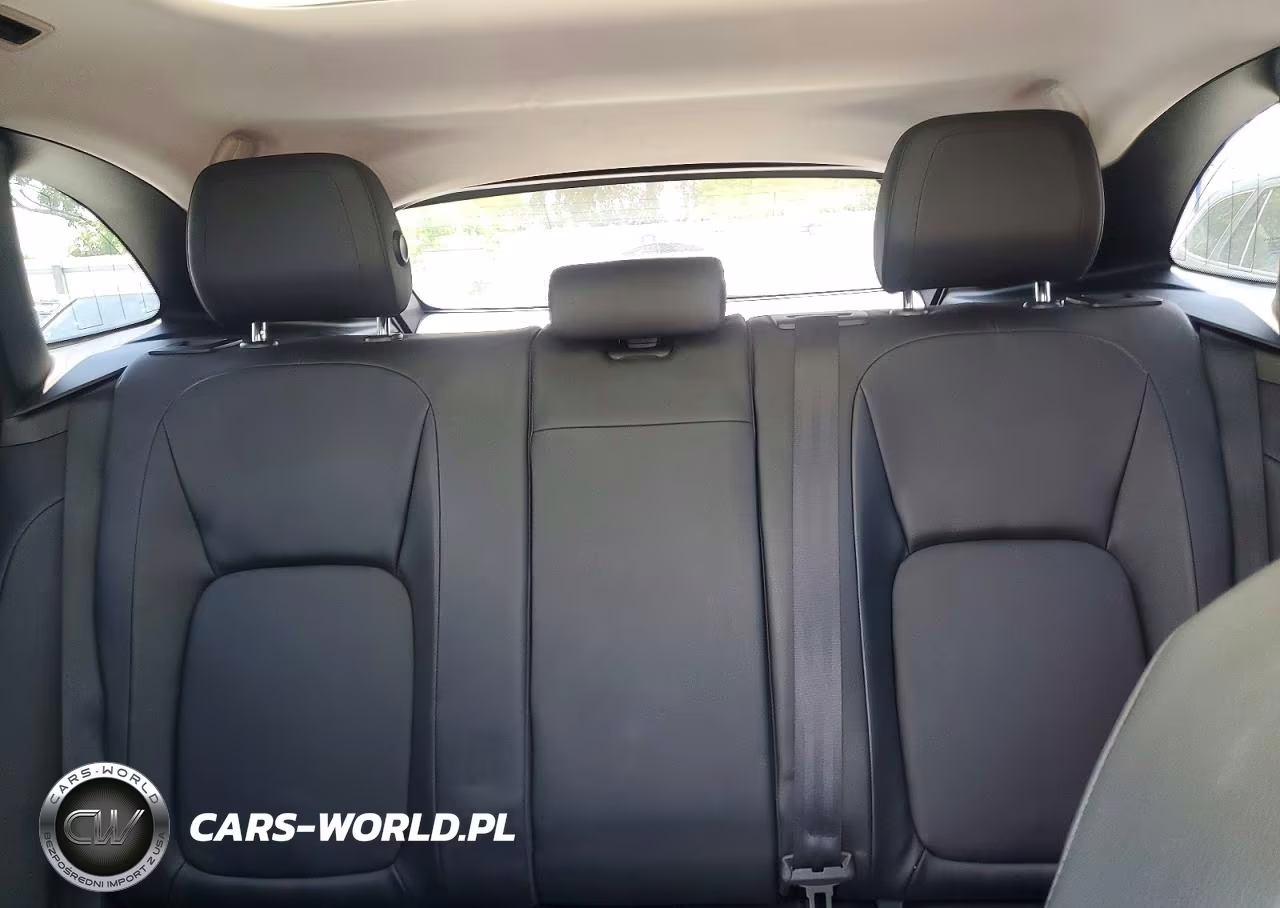 2018 Jaguar F-Pace Premium VIN:SADCJ2FXXJA322266 - 10