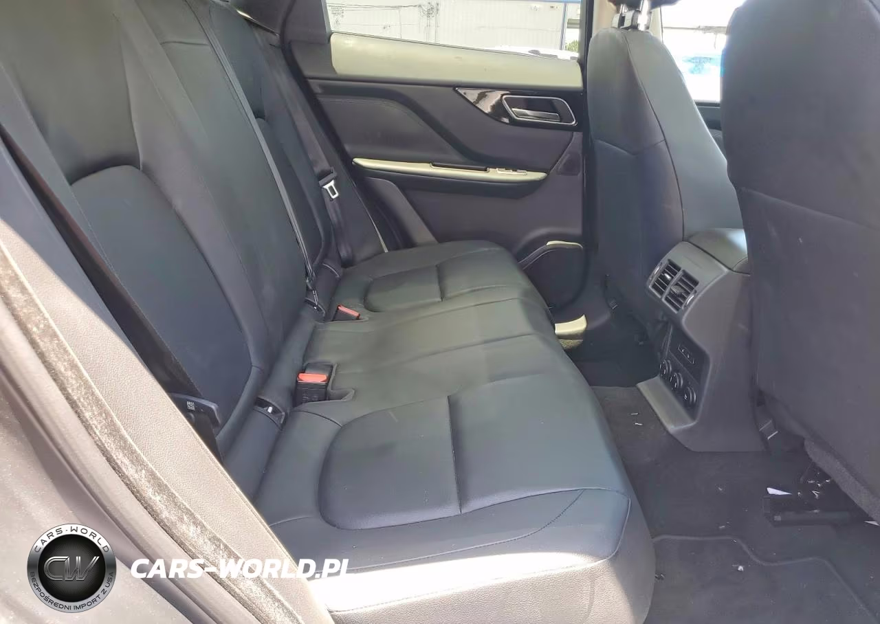 2018 Jaguar F-Pace Premium VIN:SADCJ2FXXJA322266 - 11