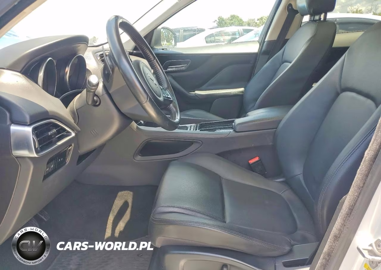 2018 Jaguar F-Pace Premium VIN:SADCJ2FXXJA322266 - 7
