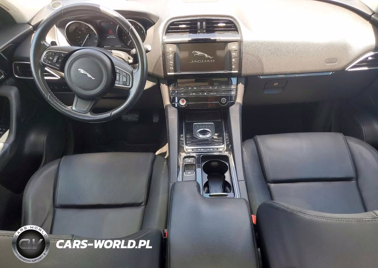 2018 Jaguar F-Pace Premium VIN:SADCJ2FXXJA322266 - 8
