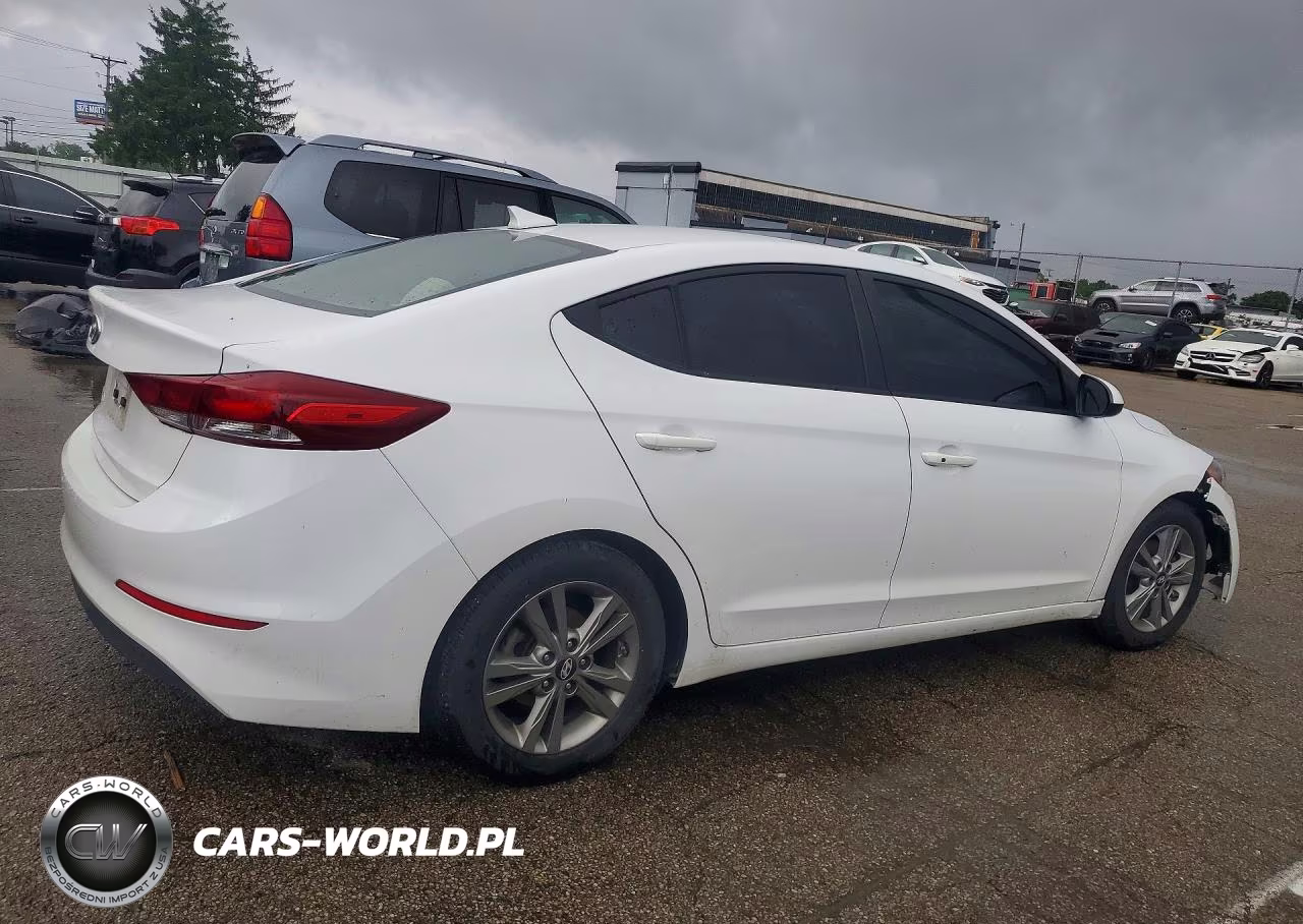 2018 Hyundai Elantra Value Edition VIN:5NPD84LF7JH354104 - 3