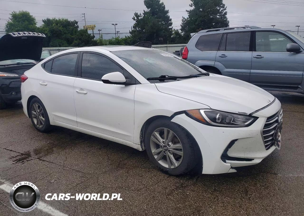 2018 Hyundai Elantra Value Edition VIN:5NPD84LF7JH354104 - 4