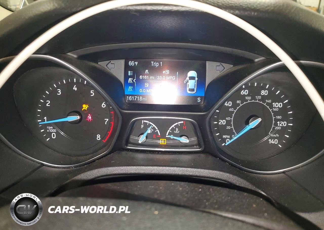 2016 Ford Focus Se VIN:1FADP3K22GL246155 - 9
