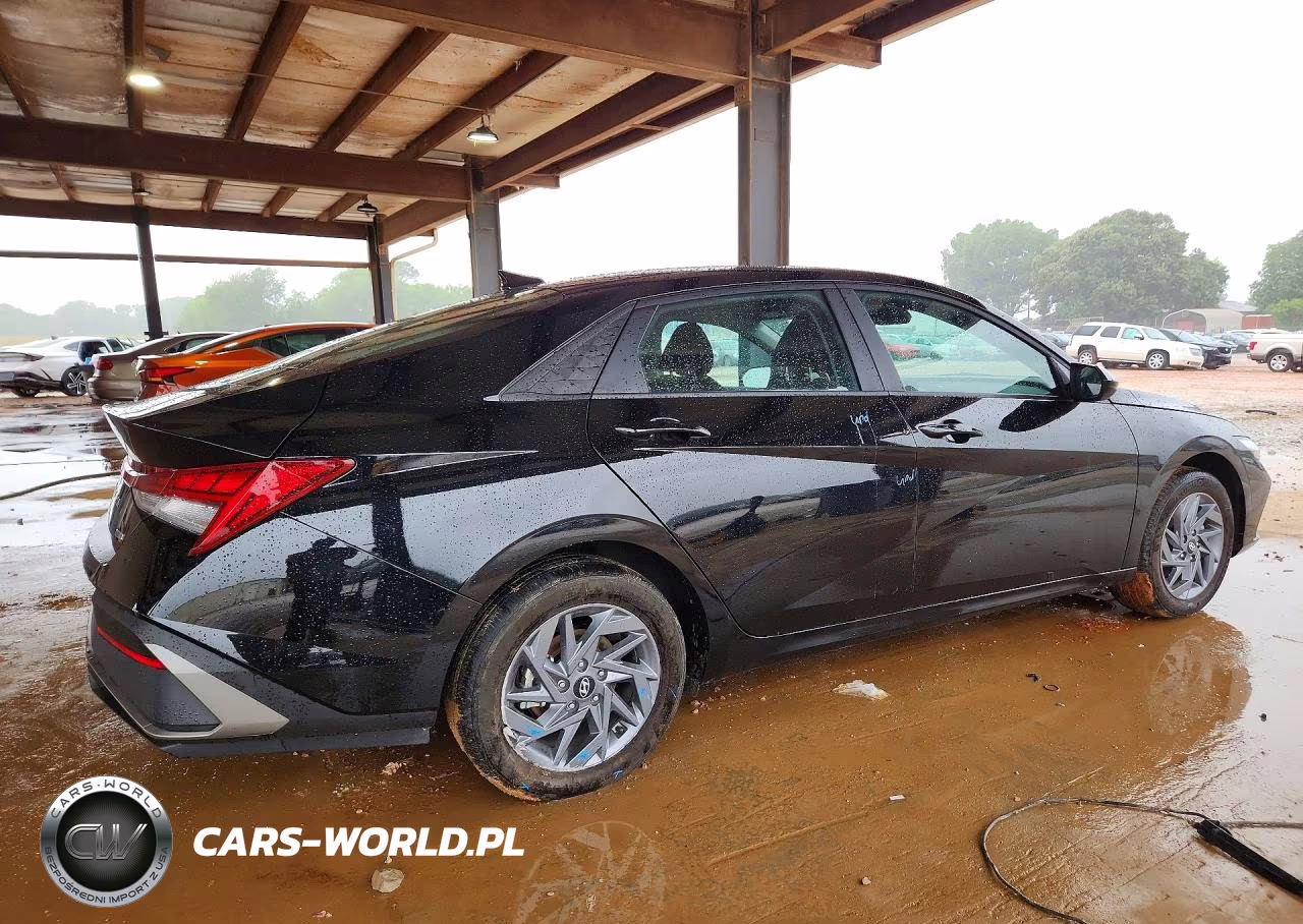 2024 Hyundai Elantra Blue VIN:KMHLM4DJ5RU115576 - 3