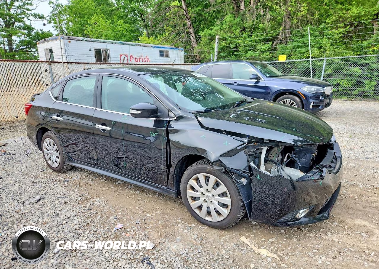 2018 Nissan Sentra Sr VIN:3N1AB7AP4JY315025 - 4