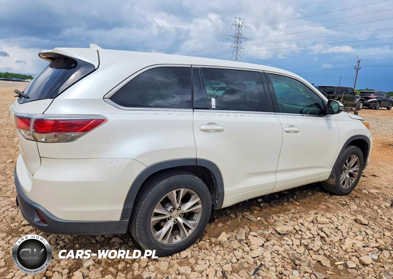 2015 Toyota Highlander Le Plus VIN:5TDZKRFH2FS103381 - 3