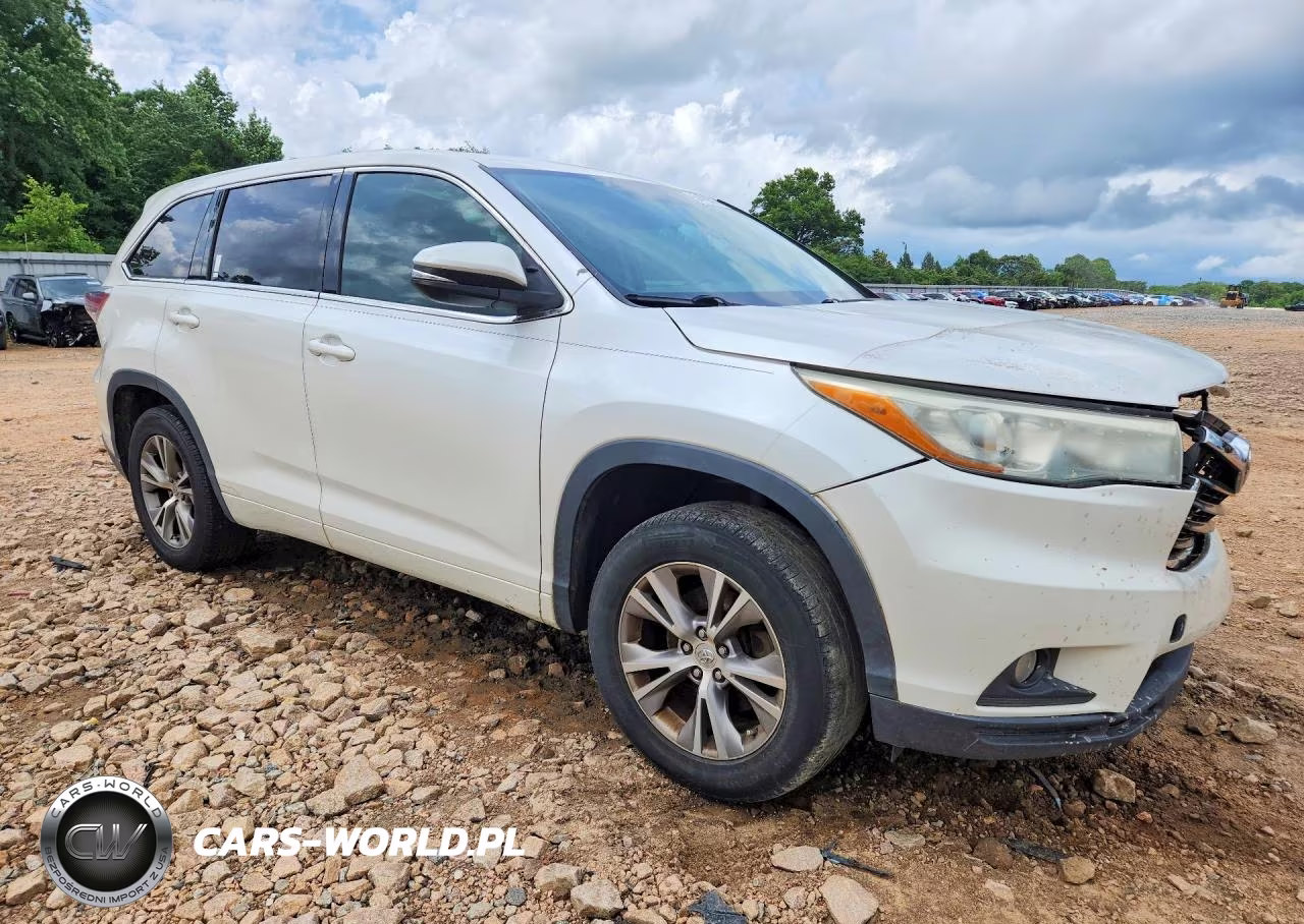 2015 Toyota Highlander Le Plus VIN:5TDZKRFH2FS103381 - 4