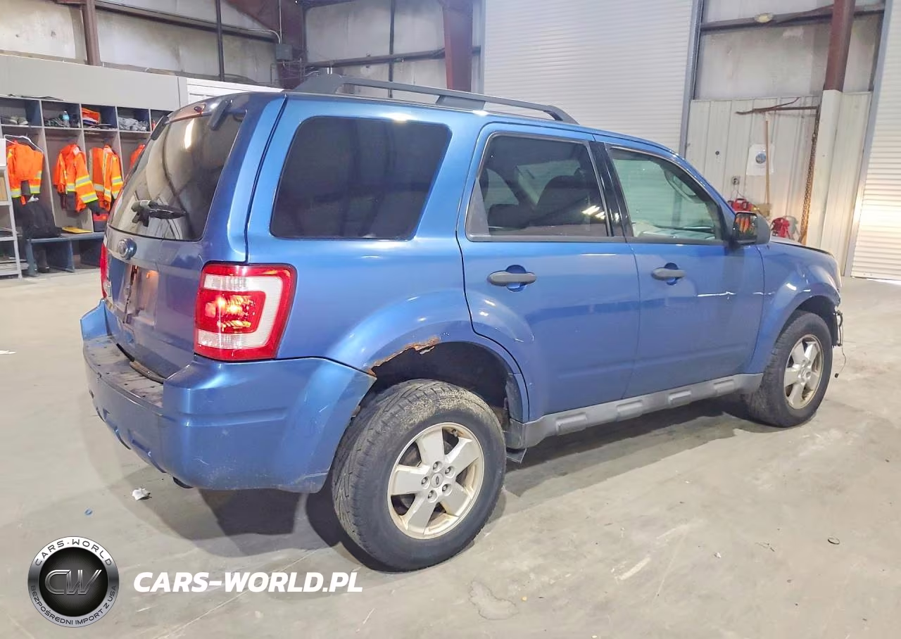 2010 Ford Escape Xlt VIN:1FMCU0D76AKB18435 - 3