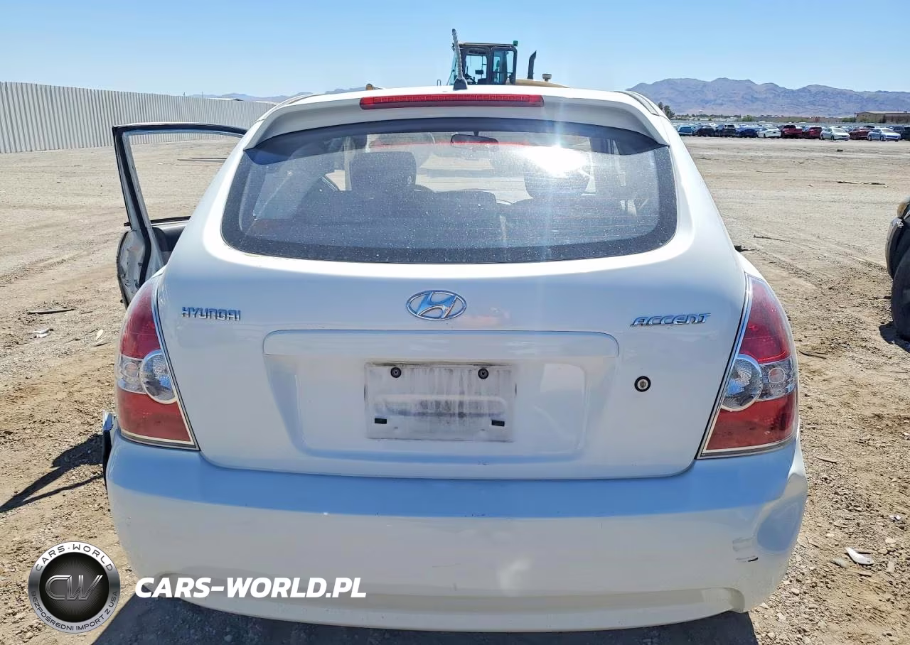 2008 Hyundai Accent Gs VIN:KMHCM36C08U073891 - 6