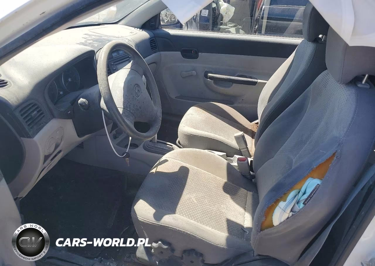2008 Hyundai Accent Gs VIN:KMHCM36C08U073891 - 7