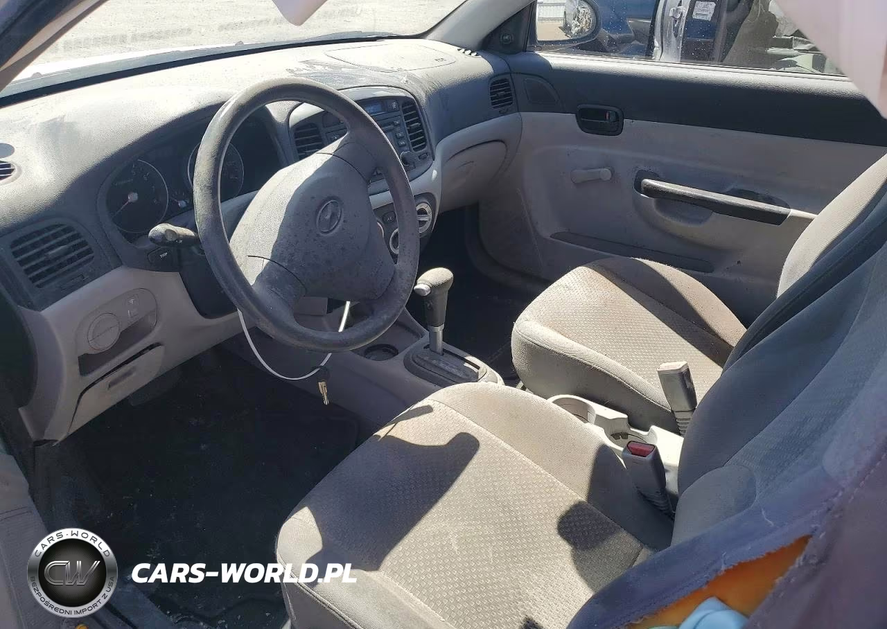 2008 Hyundai Accent Gs VIN:KMHCM36C08U073891 - 8