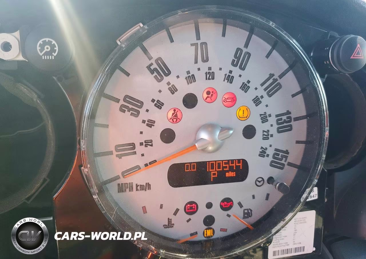 2008 Mini Cooper VIN:WMWRF33558TG18388 - 9