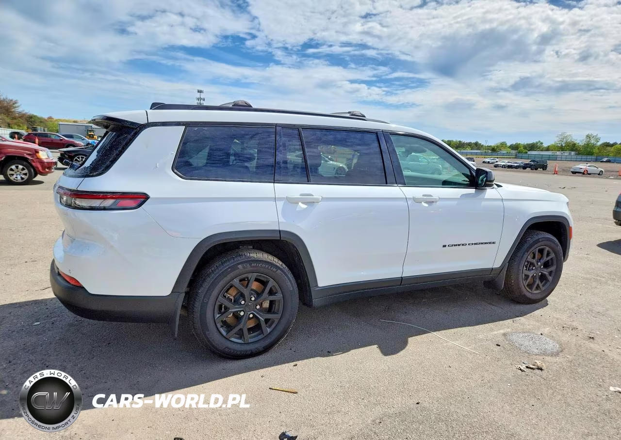 2025 Jeep Grand Cherokee L Laredo VIN:1C4RJKAG8S8653000 - 3