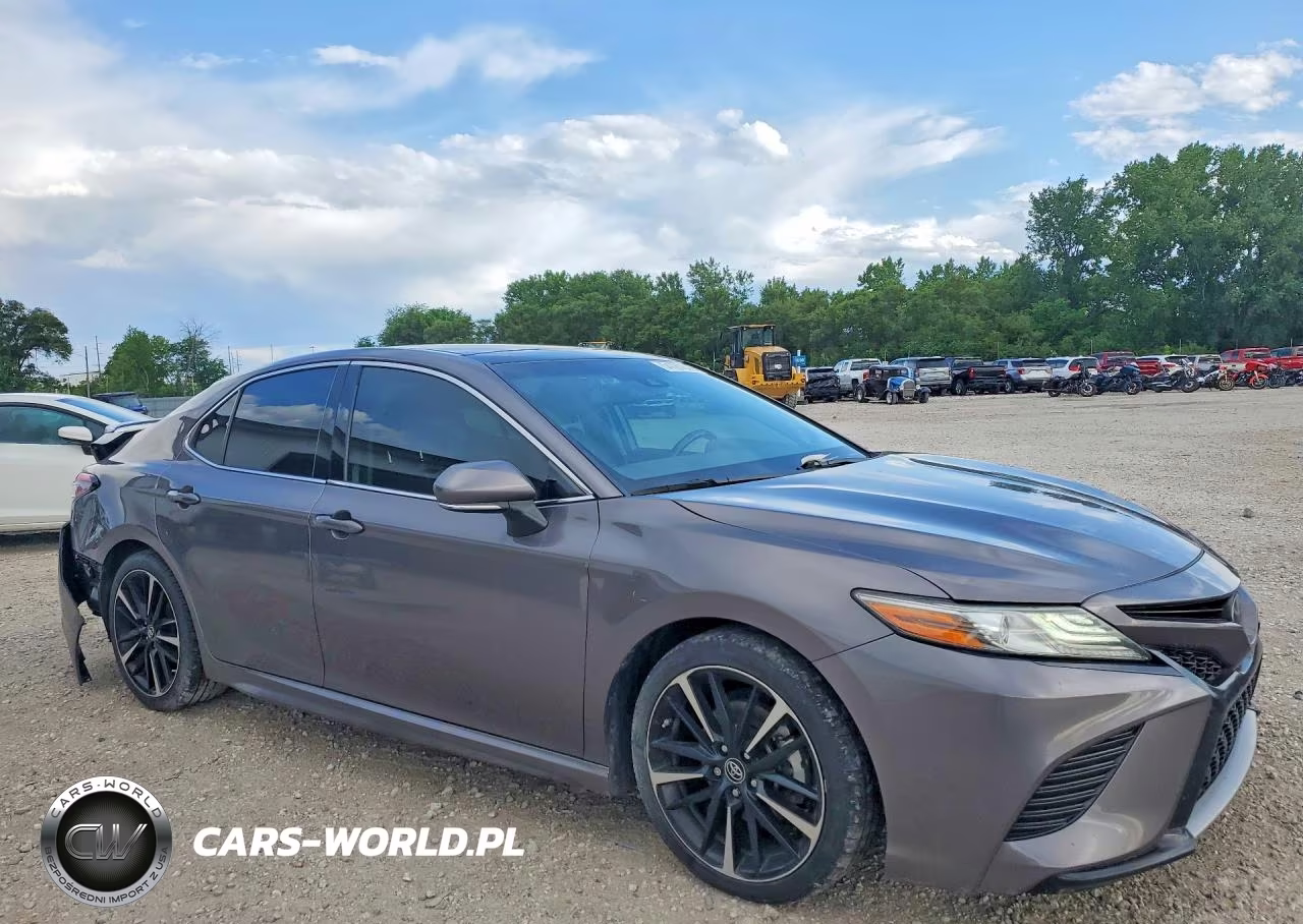 2019 Toyota Camry Xse VIN:4T1B61HKXKU195583 - 4