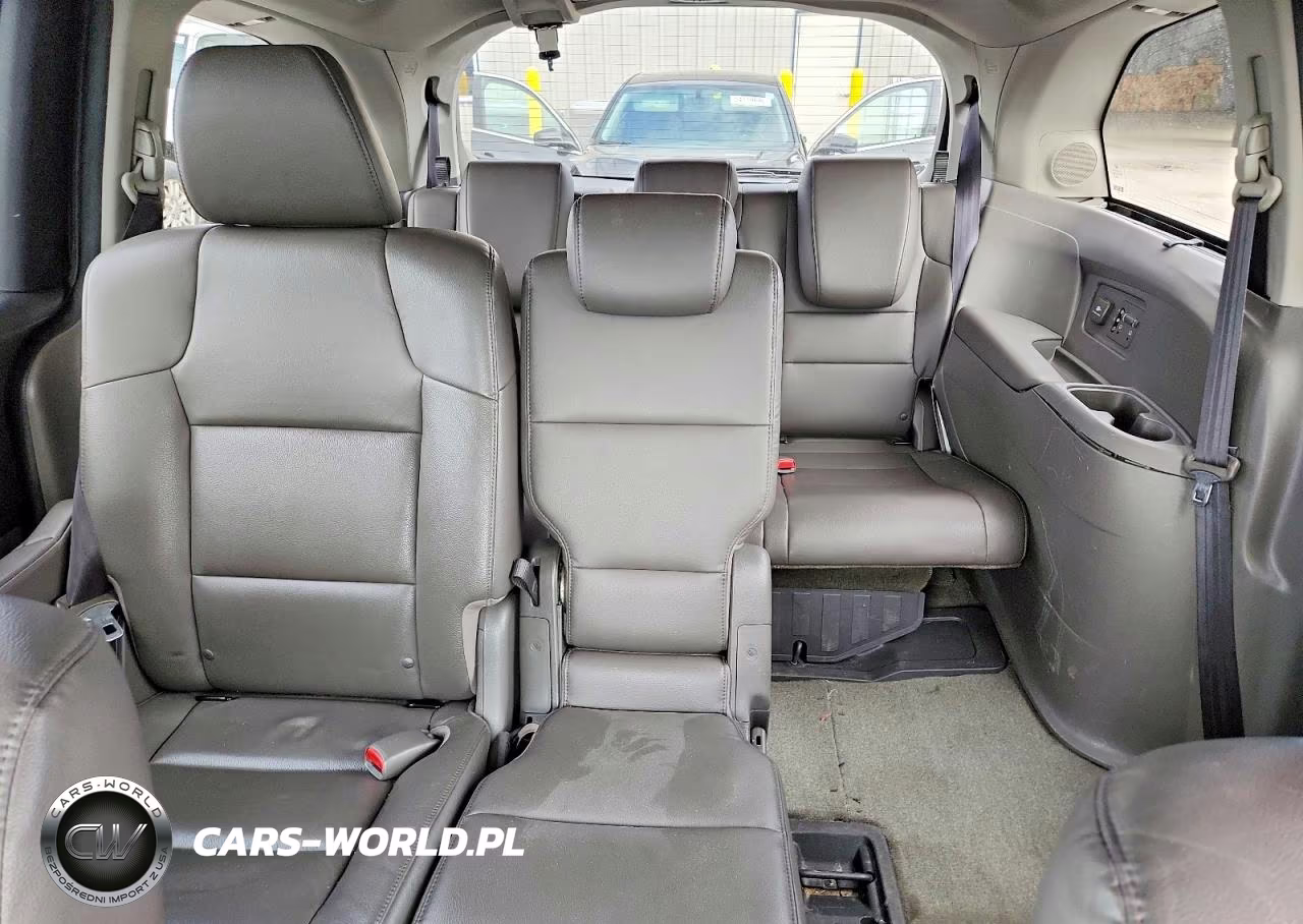2015 Honda Odyssey Touring VIN:5FNRL5H96FB021282 - 10