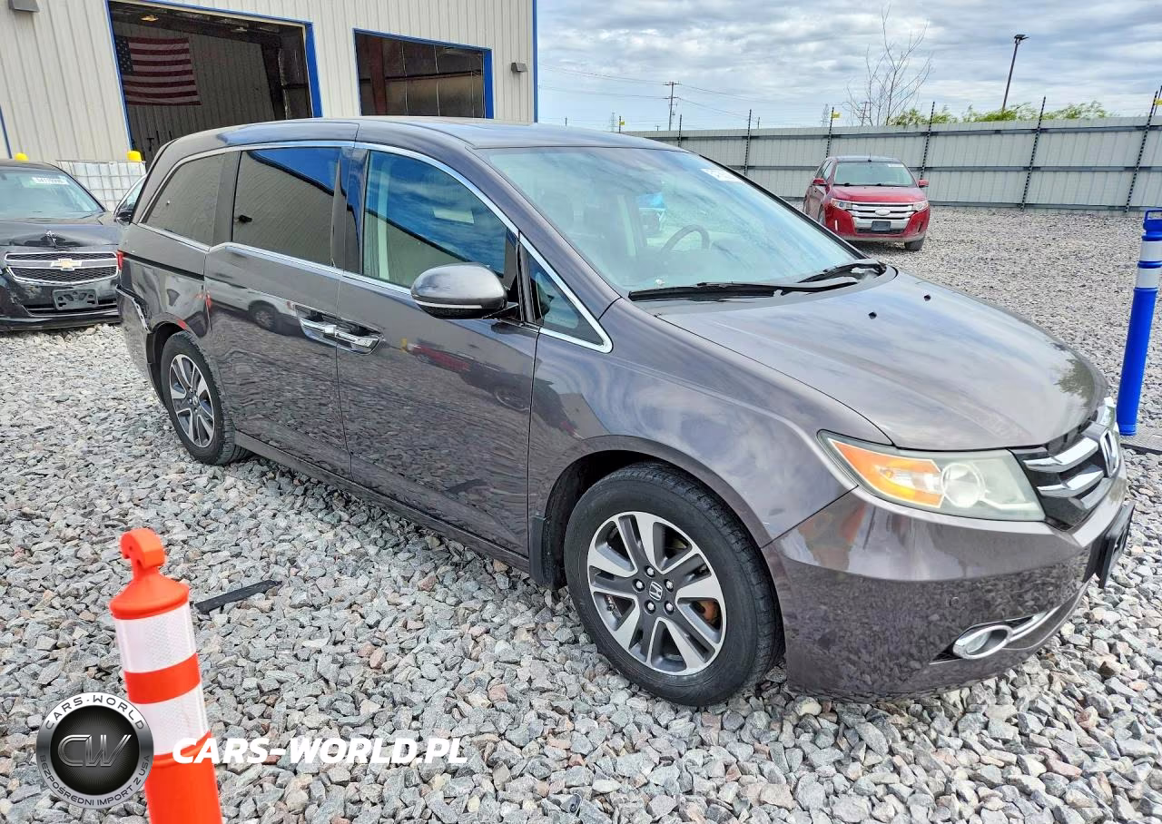 2015 Honda Odyssey Touring VIN:5FNRL5H96FB021282 - 4
