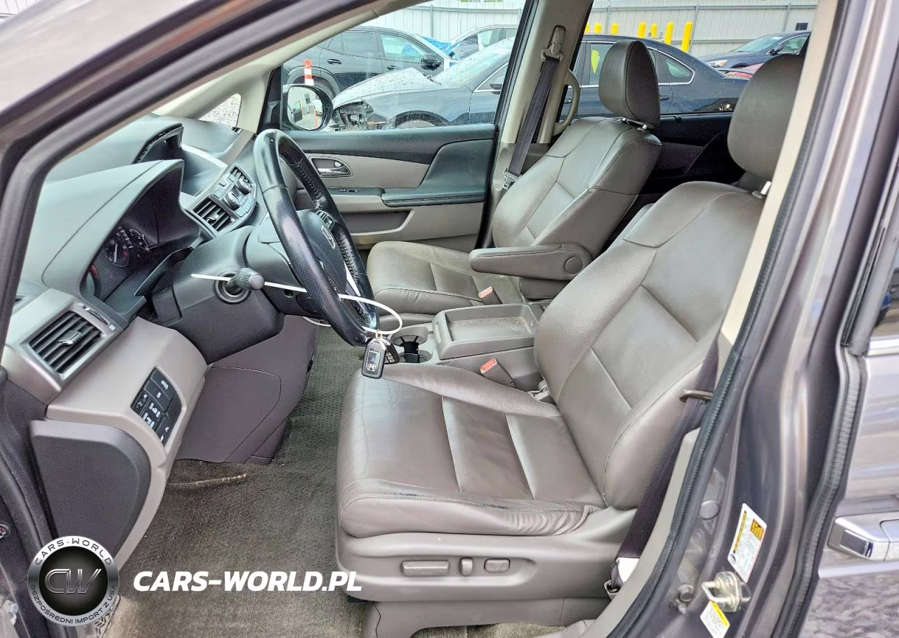 2015 Honda Odyssey Touring VIN:5FNRL5H96FB021282 - 7