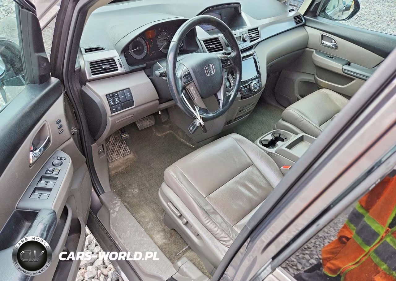 2015 Honda Odyssey Touring VIN:5FNRL5H96FB021282 - 8