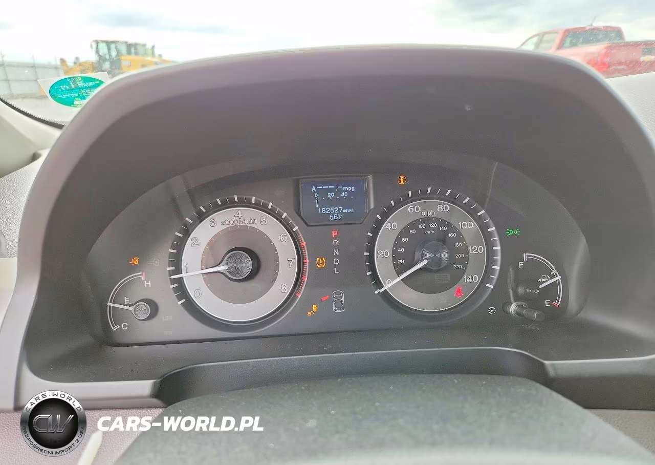 2015 Honda Odyssey Touring VIN:5FNRL5H96FB021282 - 9