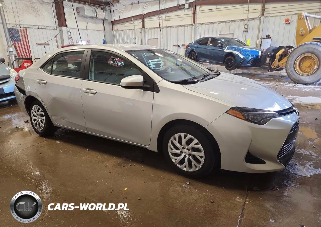 2019 Toyota Corolla Le VIN:2T1BURHE6KC246657 - 4