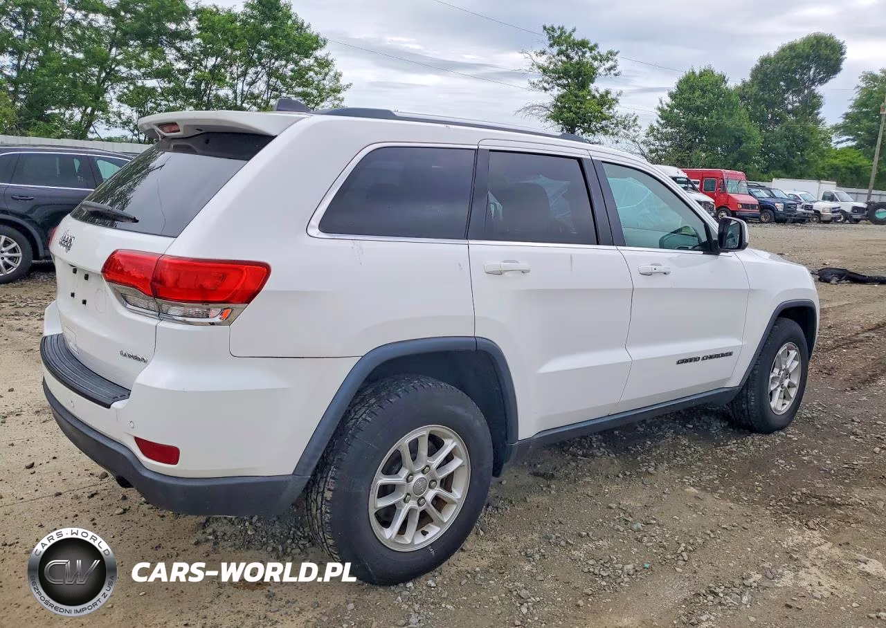 2018 Jeep Grand Cherokee Laredo VIN:1C4RJFAG6JC421708 - 3