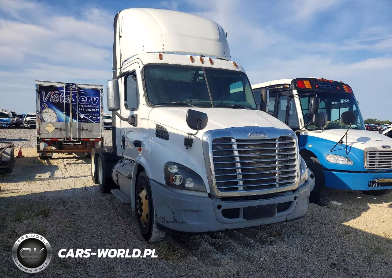 2015 Freightliner Cascadia Semi Truck