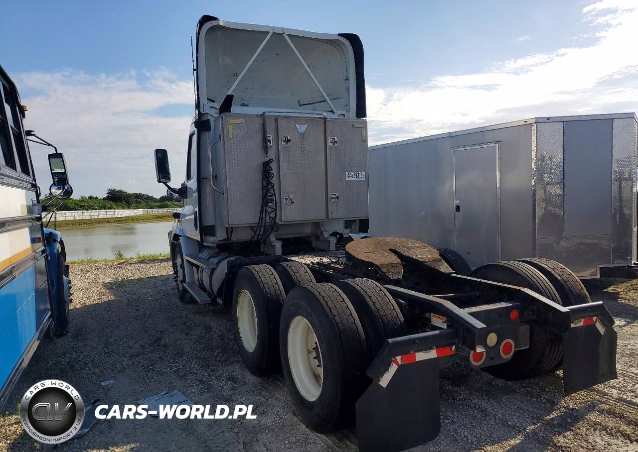 2015 Freightliner Cascadia Semi Truck VIN:1FUJGBDV3FLGE8979 - 3