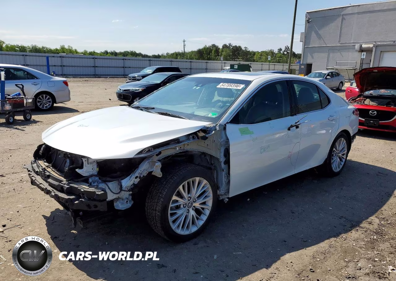 2018 Toyota Camry Hybrid Xle – zdjęcie 1 z 13