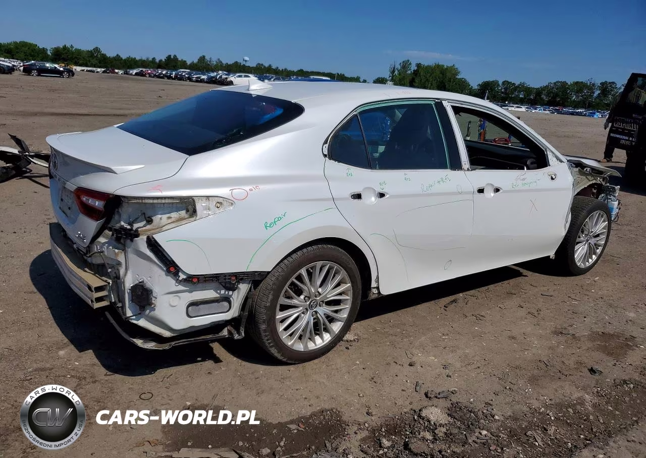 2018 Toyota Camry Hybrid Xle VIN:4T1B21HK9JU005136 - 3