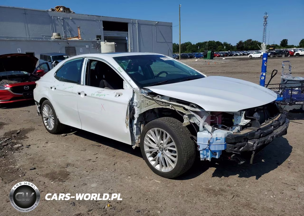 2018 Toyota Camry Hybrid Xle VIN:4T1B21HK9JU005136 - 4