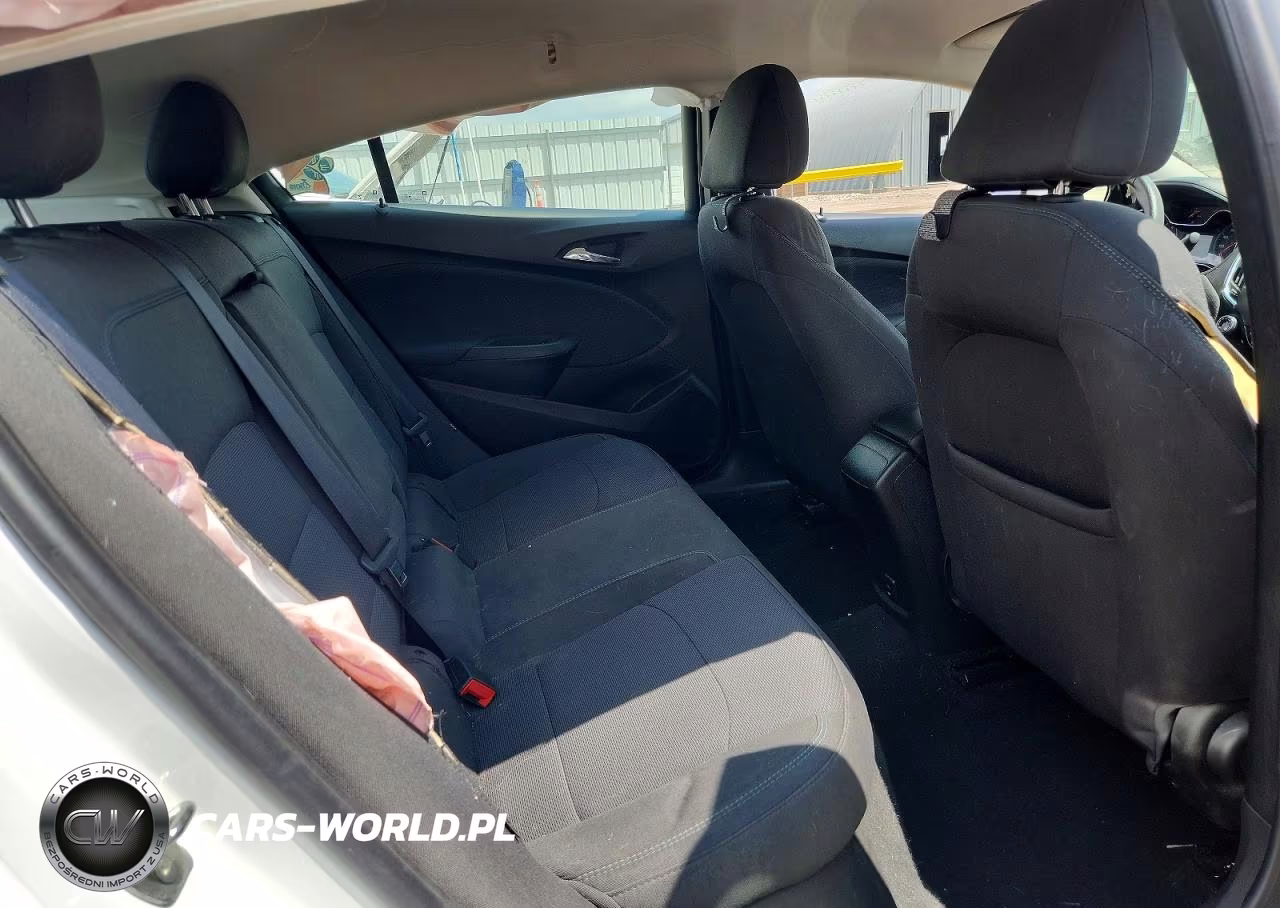 2018 Chevrolet Cruze Lt VIN:3G1BE6SM8JS625875 - 10